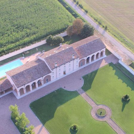 Villa Dello Spino Concordia sulla Secchia Luaran gambar