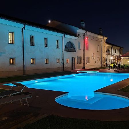 Villa Dello Spino Concordia sulla Secchia Luaran gambar