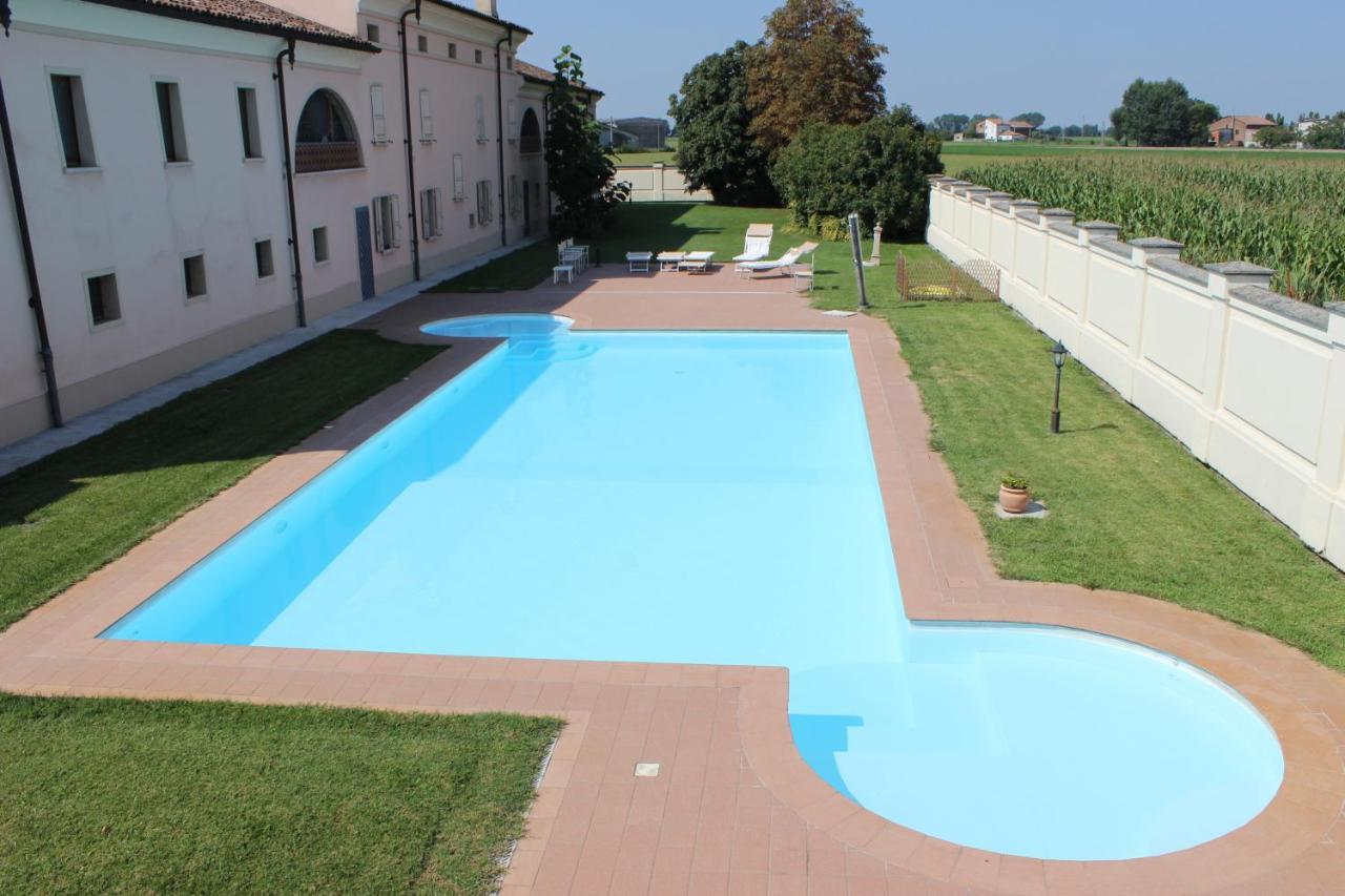 Villa Dello Spino Concordia sulla Secchia Luaran gambar