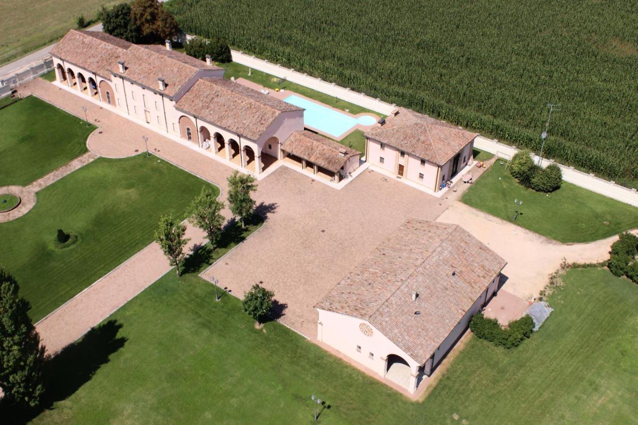 Villa Dello Spino Concordia sulla Secchia Luaran gambar