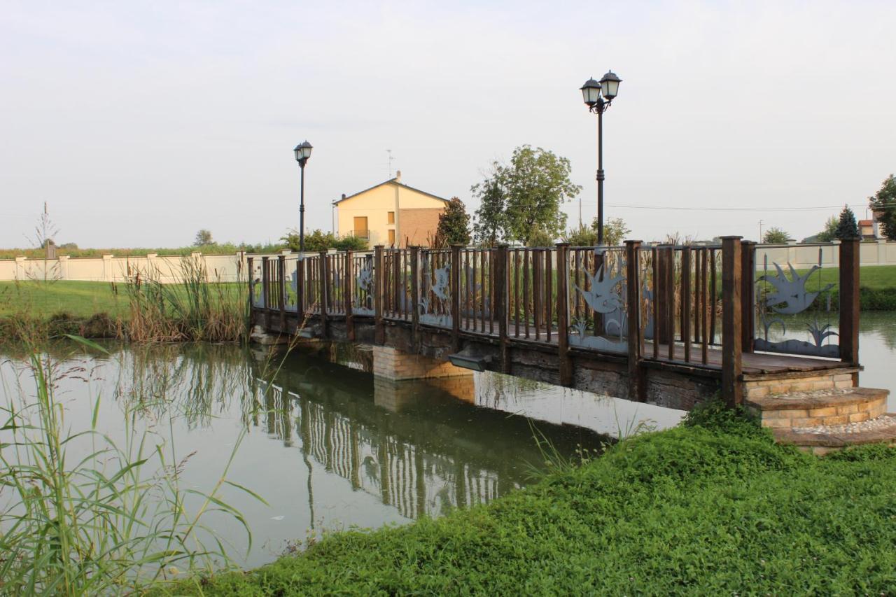 Villa Dello Spino Concordia sulla Secchia Luaran gambar