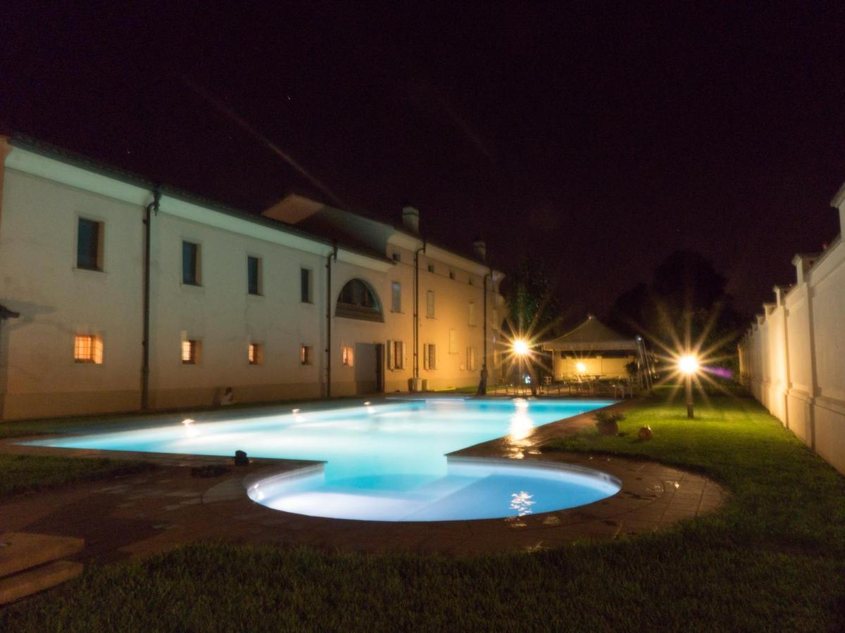 Villa Dello Spino Concordia sulla Secchia Luaran gambar