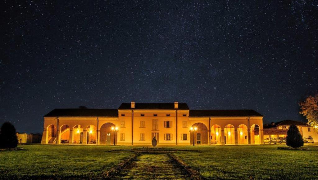 Villa Dello Spino Concordia sulla Secchia Luaran gambar