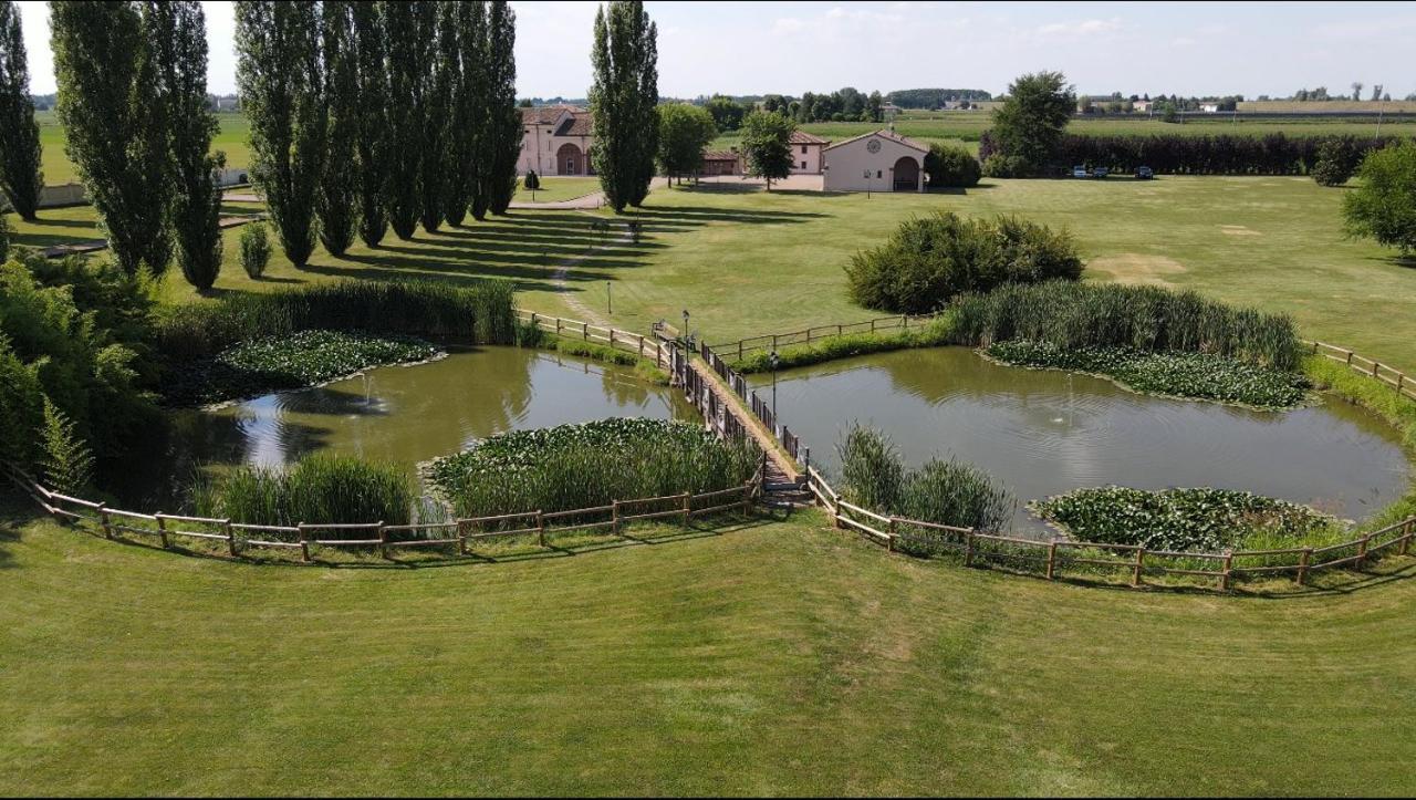 Villa Dello Spino Concordia sulla Secchia Luaran gambar