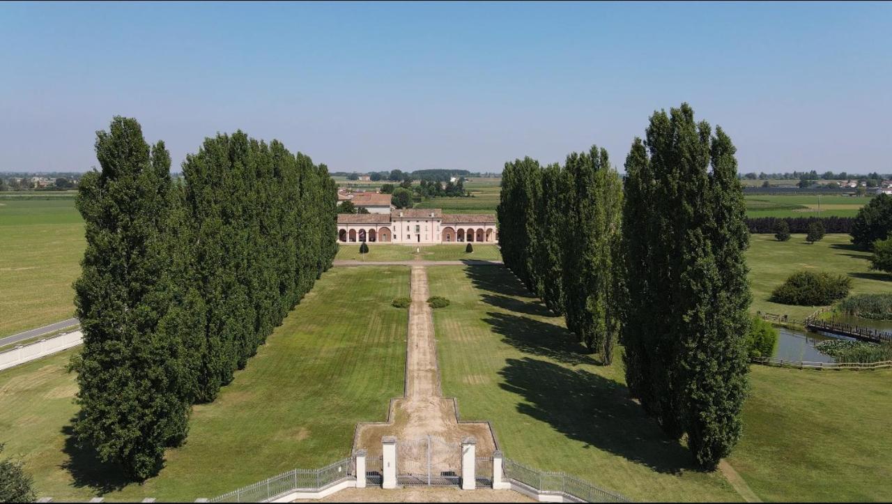 Villa Dello Spino Concordia sulla Secchia Luaran gambar